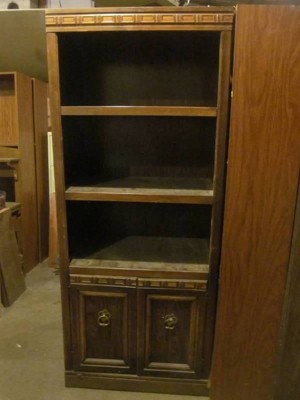 lot 275 image: shelf