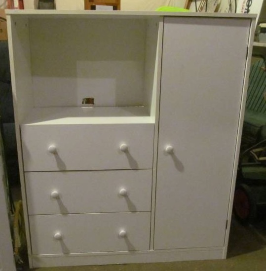 lot 278 image: dresser