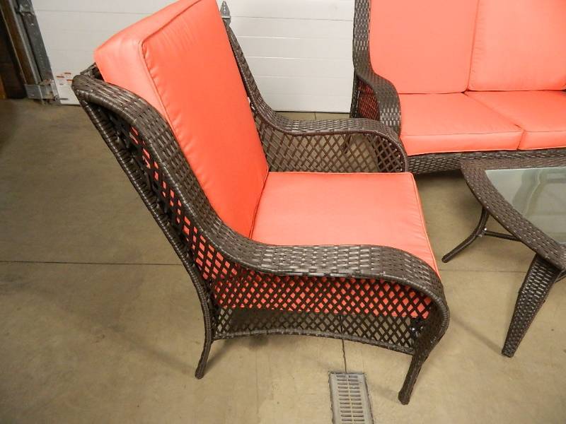 lot 3 image: New 4 pc Patio Conversation Set
