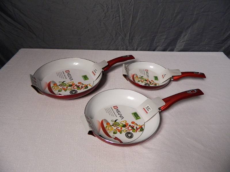 lot 13 image: 3 New Fry Pans