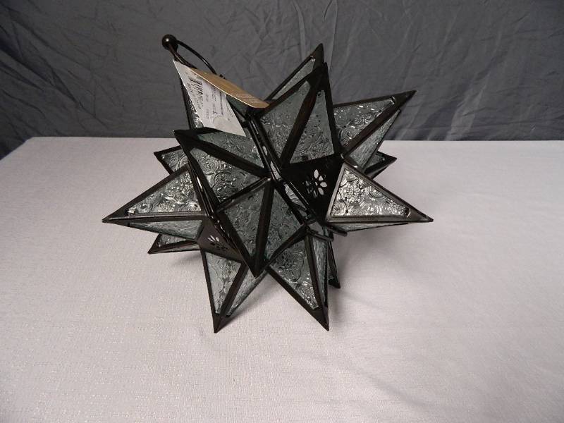 lot 15 image: Beautiful New Moroccan Hanging Star Lantern