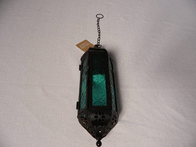 lot 16 image: New Gallery of Light Hanging Lantern
