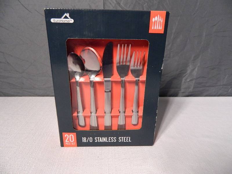 lot 19 image: New 20 Piece Silverware Set