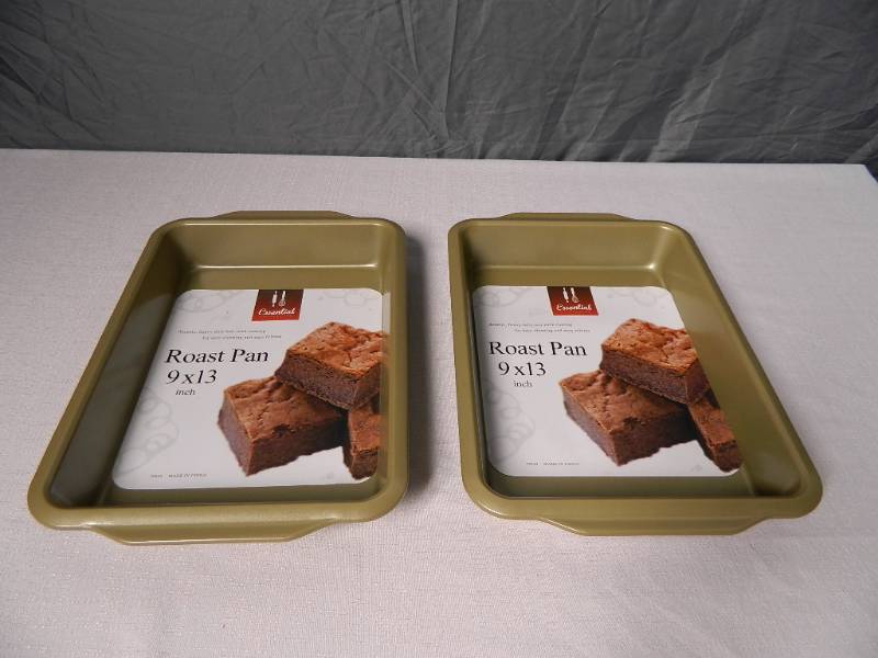 lot 22 image: 2 New RoastCake Pans