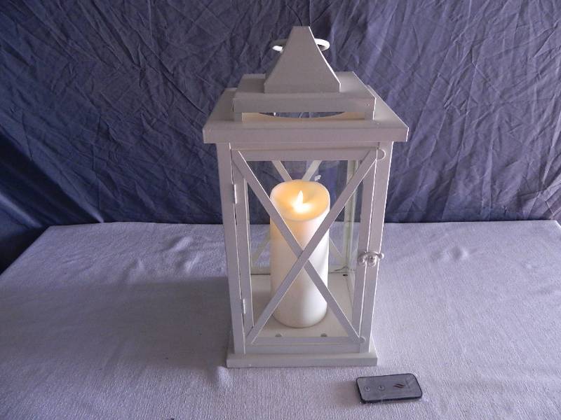 lot 103 image: Luminara Flameless Candle with Lantern