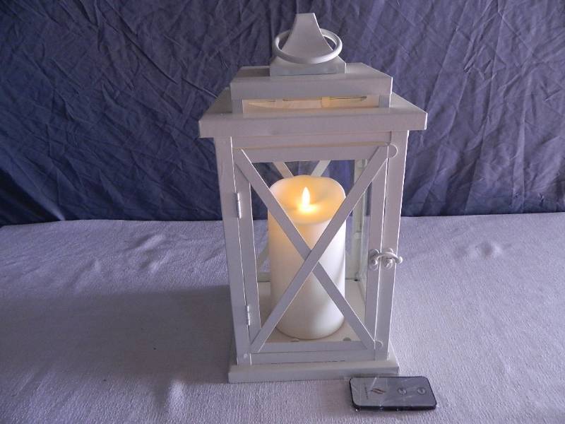 lot 104 image: Luminara Flameless Candle with Lantern