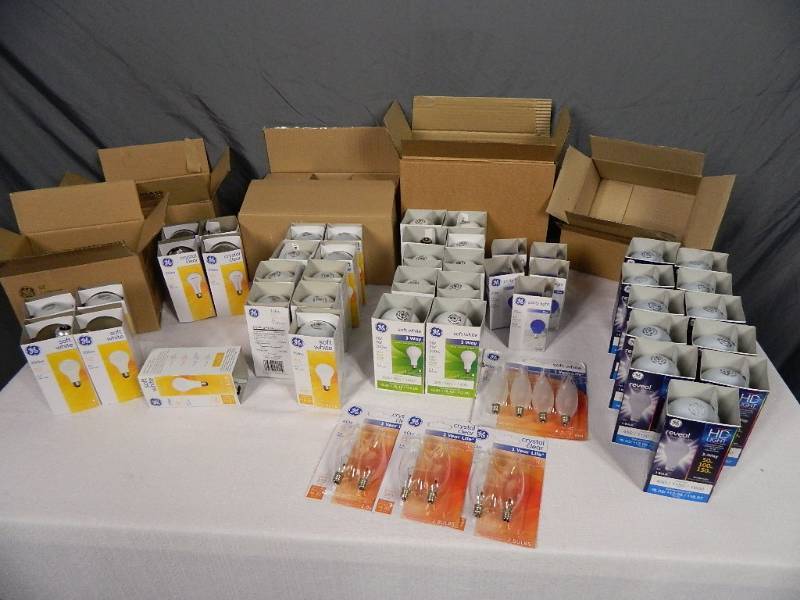 lot 110 image: Assorted New GE Light Bulbs