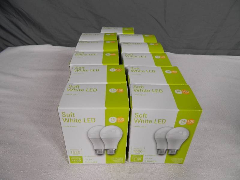 lot 116 image: 22 New LED 100 watt light bulbs