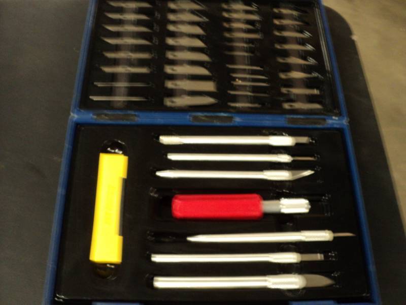 lot 11 image: Knife Blade Kit in case...