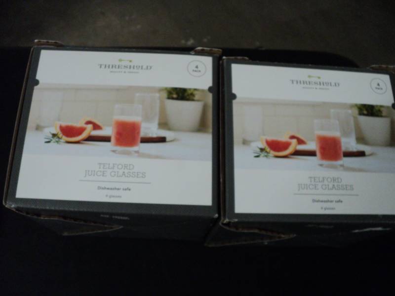 lot 13 image: 2 - 4 packs Threshold Tele ford Jui...