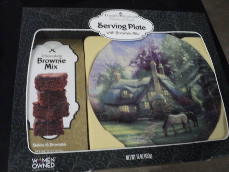 lot 30 image: Thomas Kinkade Serving Plate Gift S...