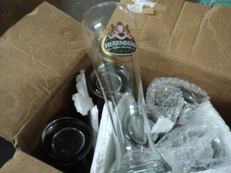 lot 52 image: Set of 8 Hennbrau Glasses 10 High...
