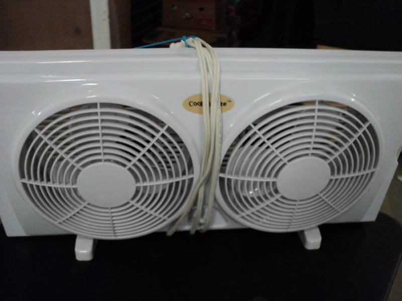 lot 56 image: Cool Breeze Window Fan...