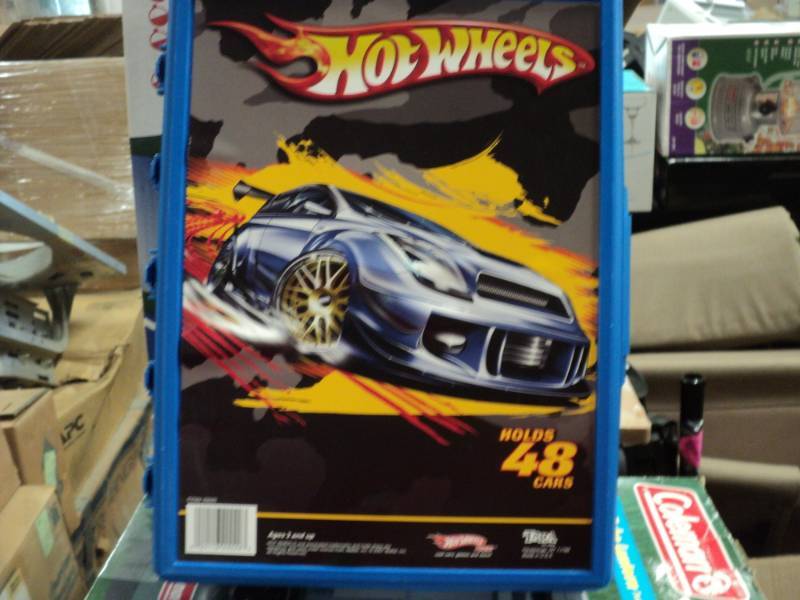 lot 67 image: Hot Wheels case with 48 Cars...