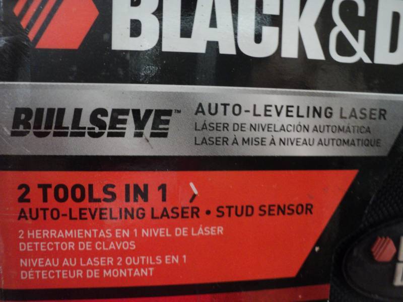 lot 78 image: Black and Decker Bullseye Auto Leve...