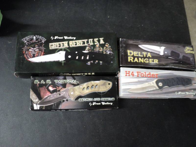 lot 85 image: 4 Knives...