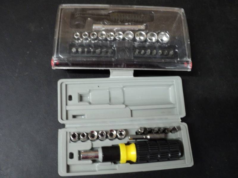 lot 90 image: 2 sets of Tools...
