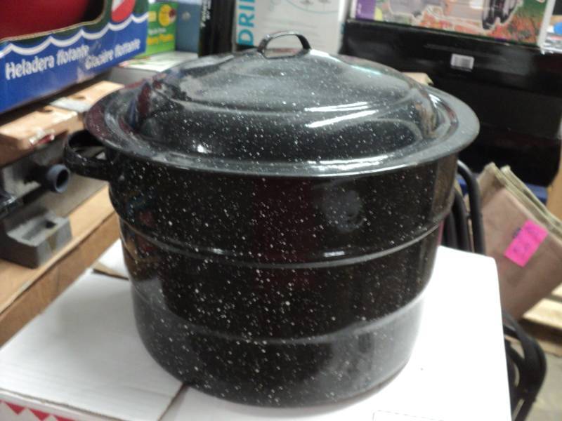 lot 94 image: Enamel Canner with Lid and Insert...