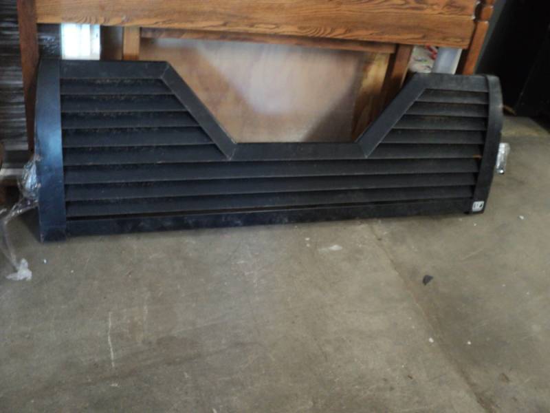 lot 148 image: Air Gate Fits Mid 90s Pick UP...