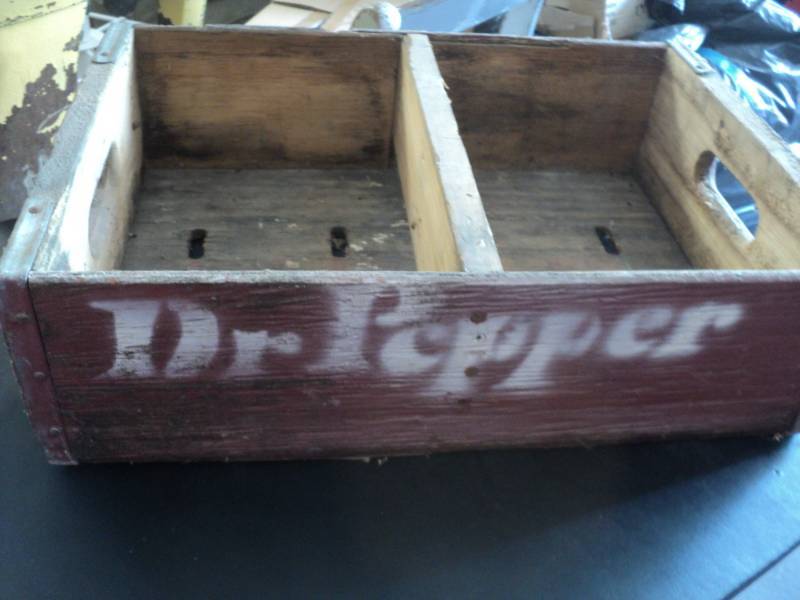 lot 152 image: Dr. Pepper Wood Crate 18 x 12 x5 ...