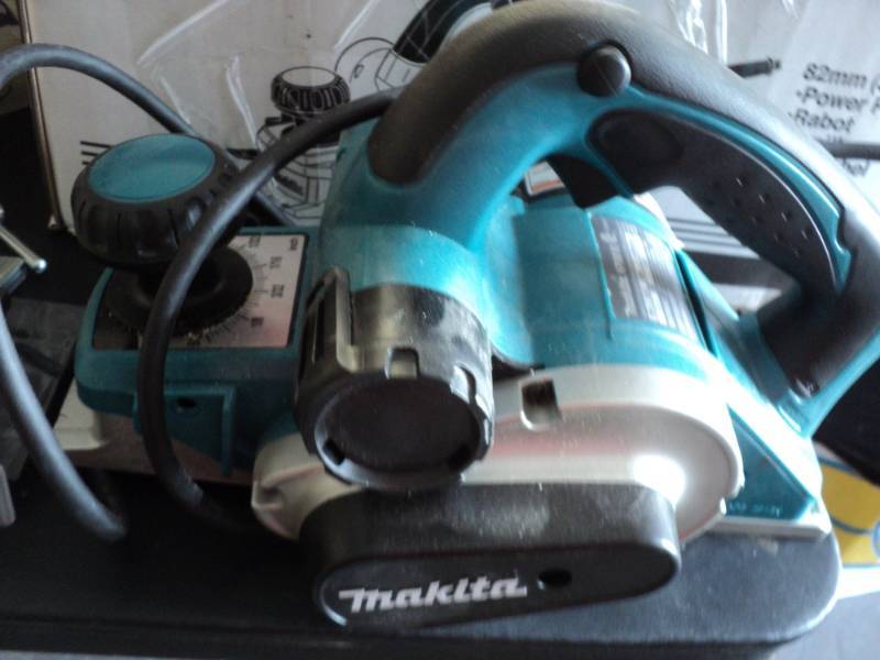 lot 172 image: Makita KP0S10...