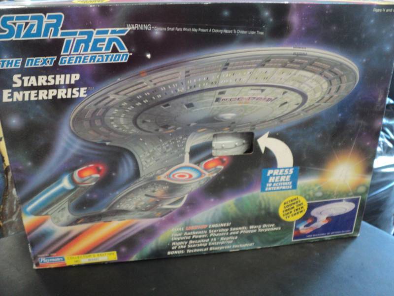 lot 195 image: Star Trek Starship Enterprise...