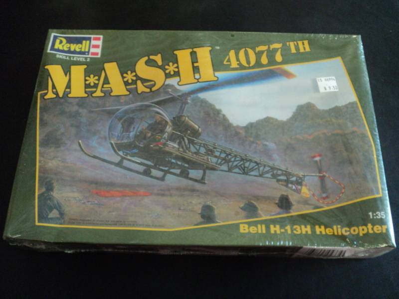 lot 203 image: Revell Mash 4077th Kit...