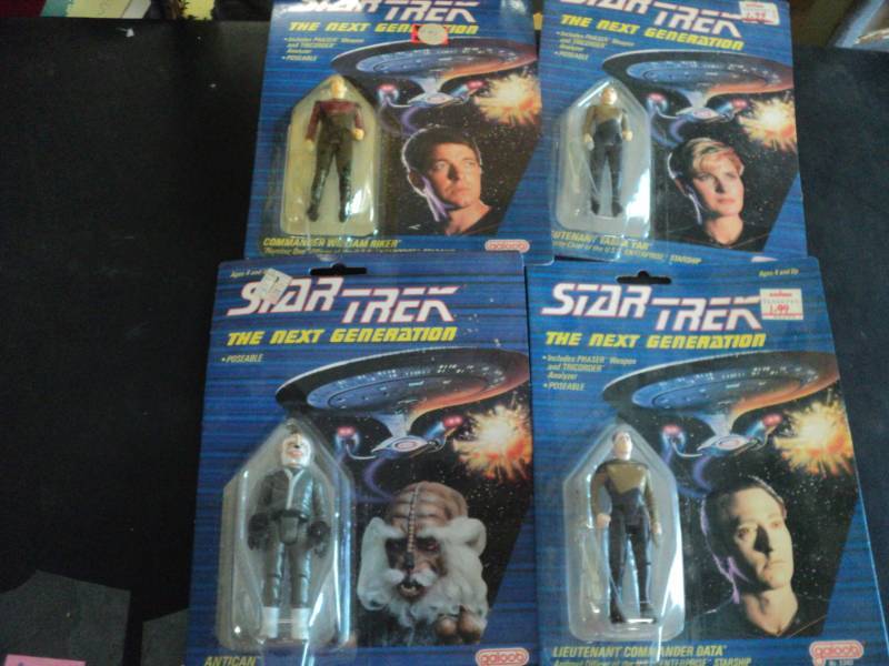 lot 213 image: 4 Star Trek Collectibles...