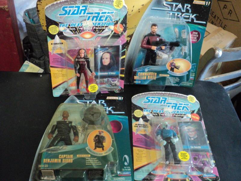 lot 215 image: 4 Star Trek Collectibles...