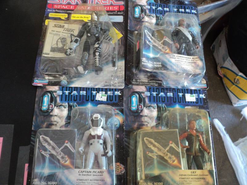 lot 216 image: 4 Star Trek Collectibles...