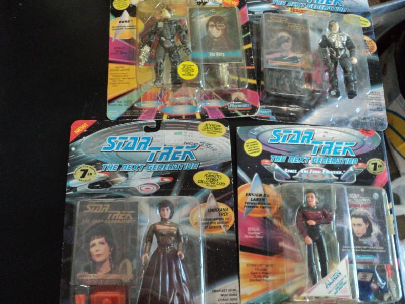 lot 219 image: 4 Star Trek Collectibles...