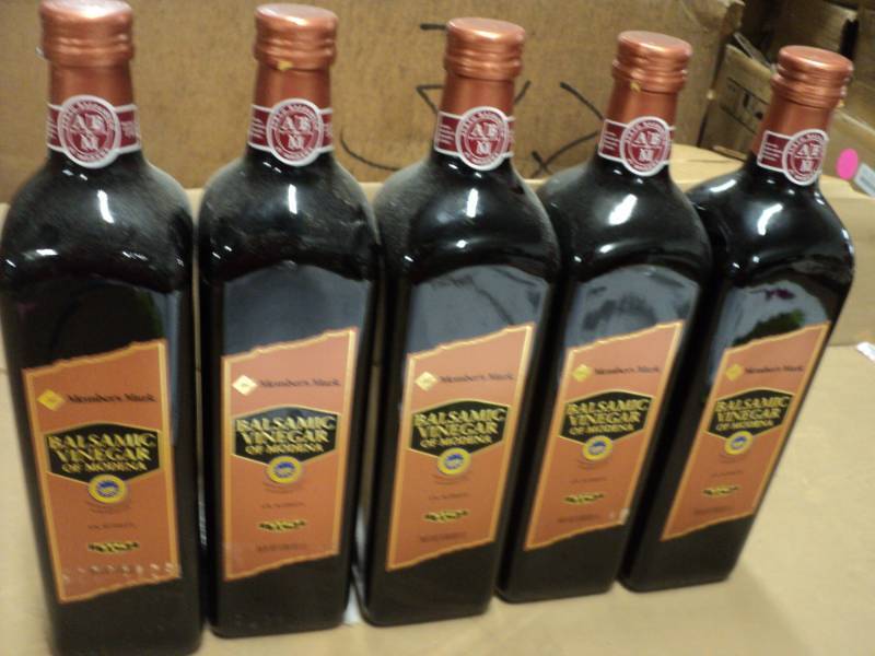 lot 233 image: Lot of 5 Bottles Balsamic Vinegar o...
