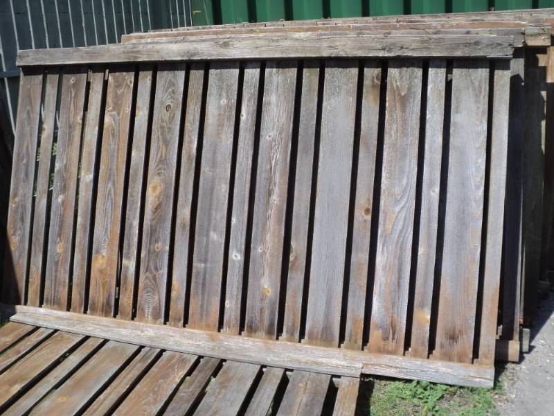 lot 255 image: 8 Fence Cedar Panels 8 ft x 57 g...