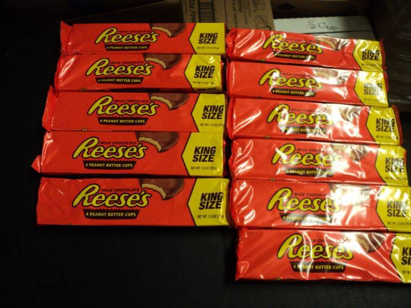 lot 279 image: 11 King Size Reeses Peanut Butter ...