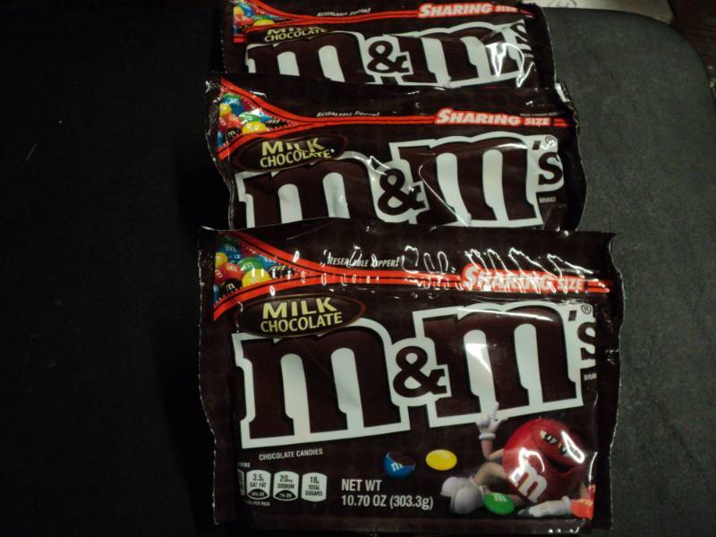 lot 286 image: 3 Bags 10.7 oz each M & Ms...
