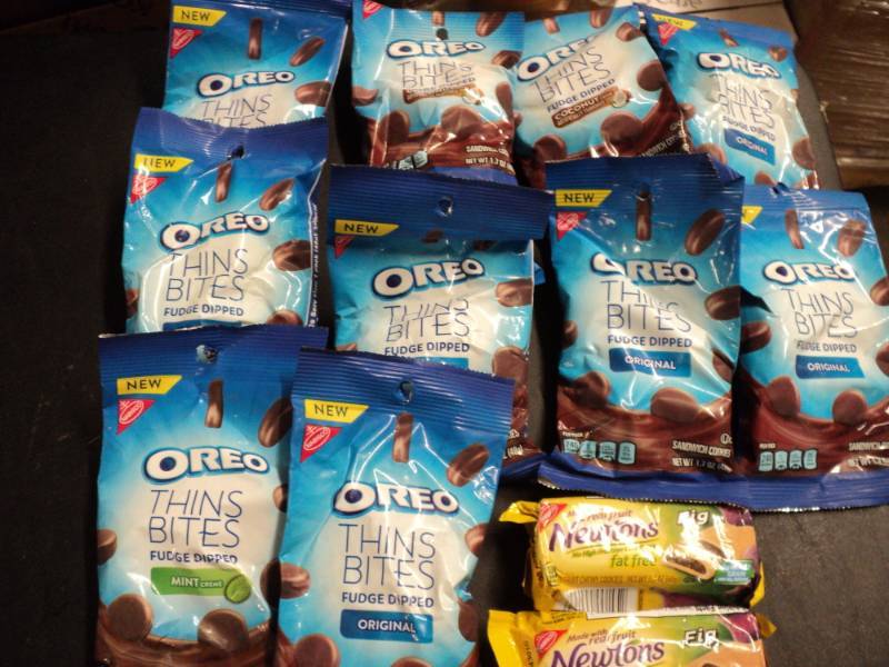 lot 291 image: Oreo Thins Bites and Newtons...