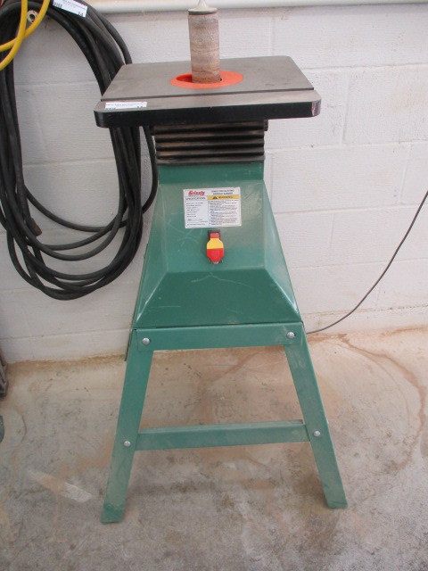 lot 11 image: Grizzly Spindle Sander