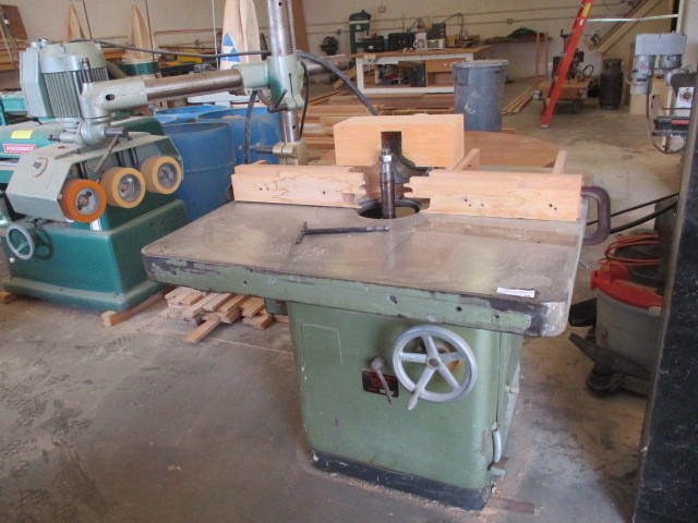 lot 18 image: Holz Shaper