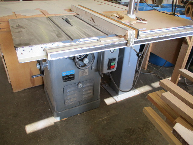 lot 22 image: Rockwell Table Saw