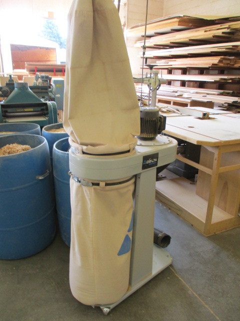 lot 23 image: Delta Dust collector