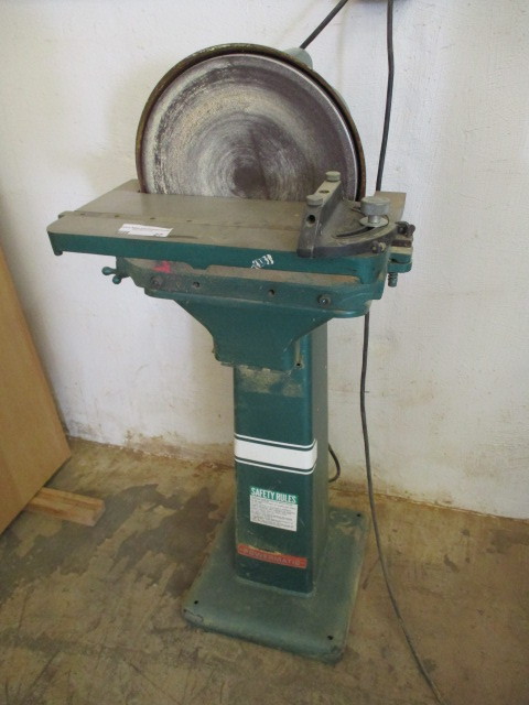 lot 27 image: Powermatic Sander