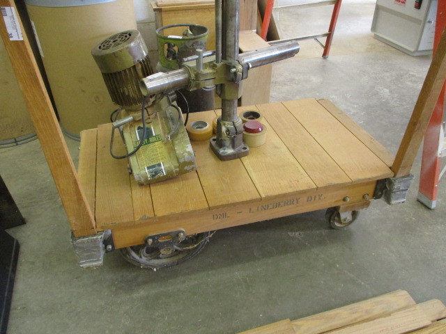 lot 38 image: Shop cart