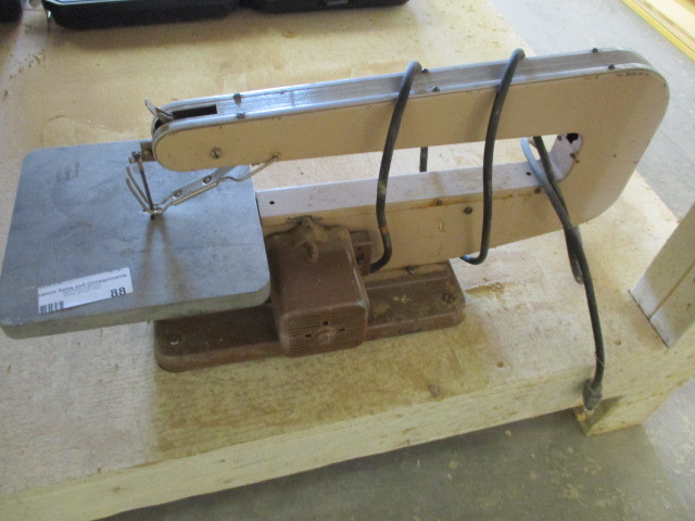 lot 88 image: Scroll Saw