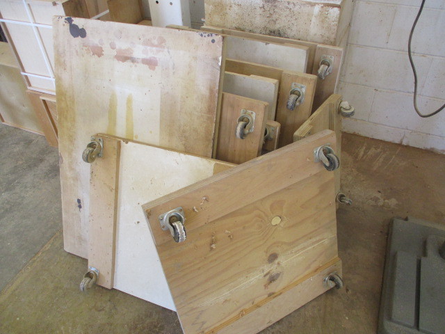 lot 110 image: Shop carts