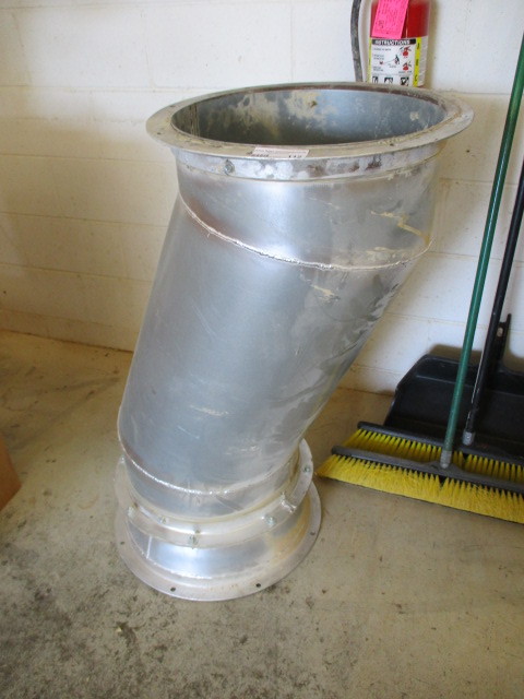 lot 112 image: Ductwork fitting