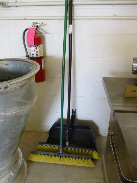 lot 113 image: Brooms and dustpan