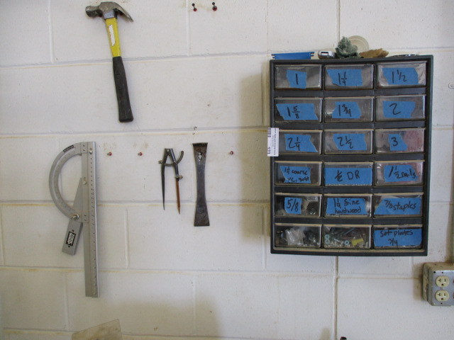 lot 123 image: Tools and Organizer