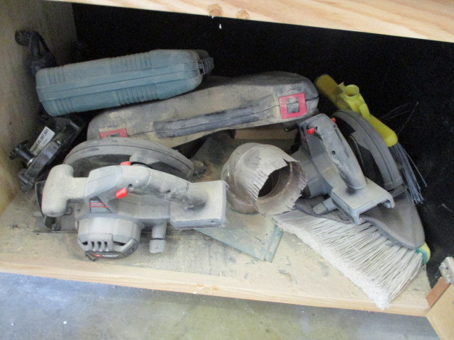 lot 137 image: Drawer contents