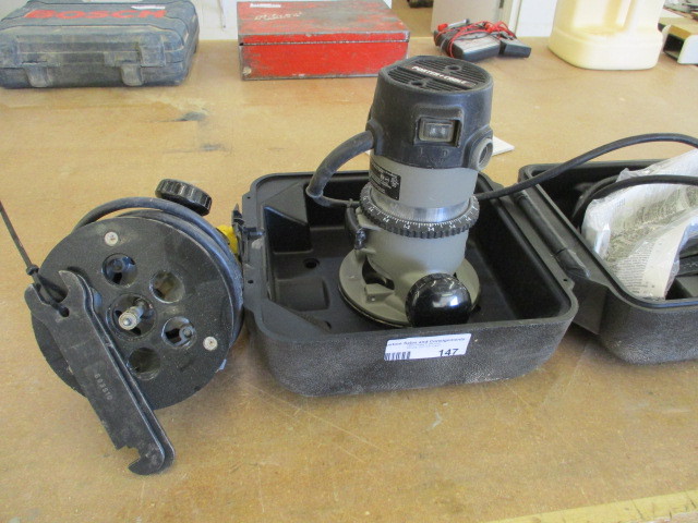lot 147 image: Porter Cable Routers