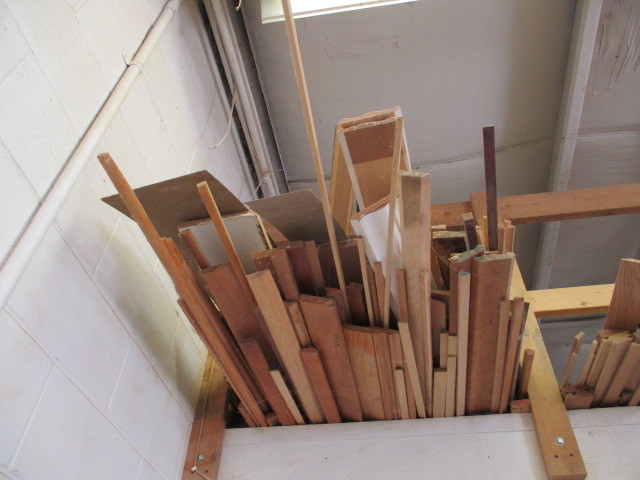 lot 163 image: Pile of Misc Trim